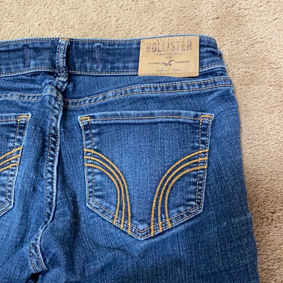 Hollister Relaxed Washed Skinny Denim Jeans - Picture 12 of 12